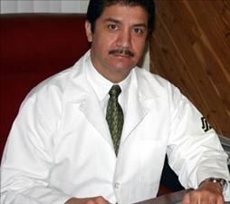 Dr. Gustavo Yanez — photo