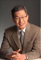 Dr. Doric Wong, Head of the Vitreo-Retina Service